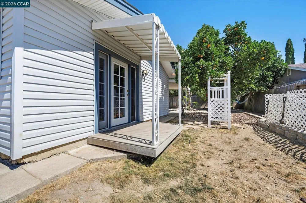 552 Redwood Dr Vacaville, CA 95687