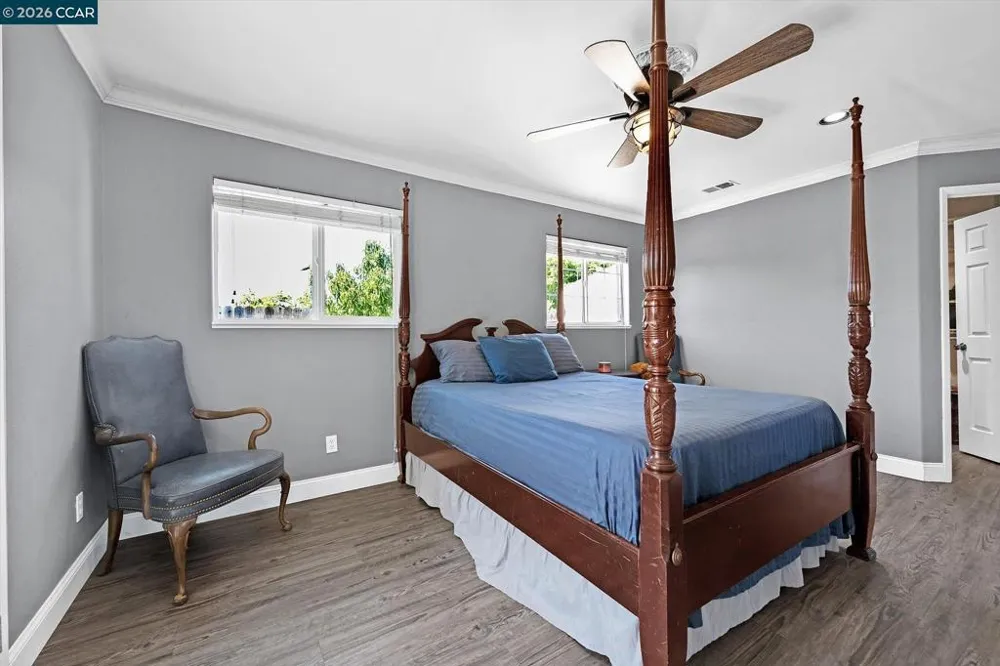 552 Redwood Dr Vacaville, CA 95687