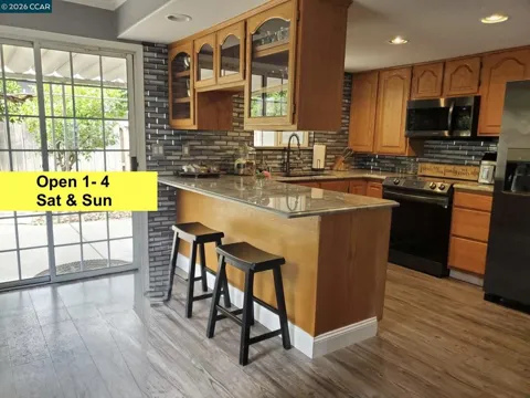 552 Redwood Dr