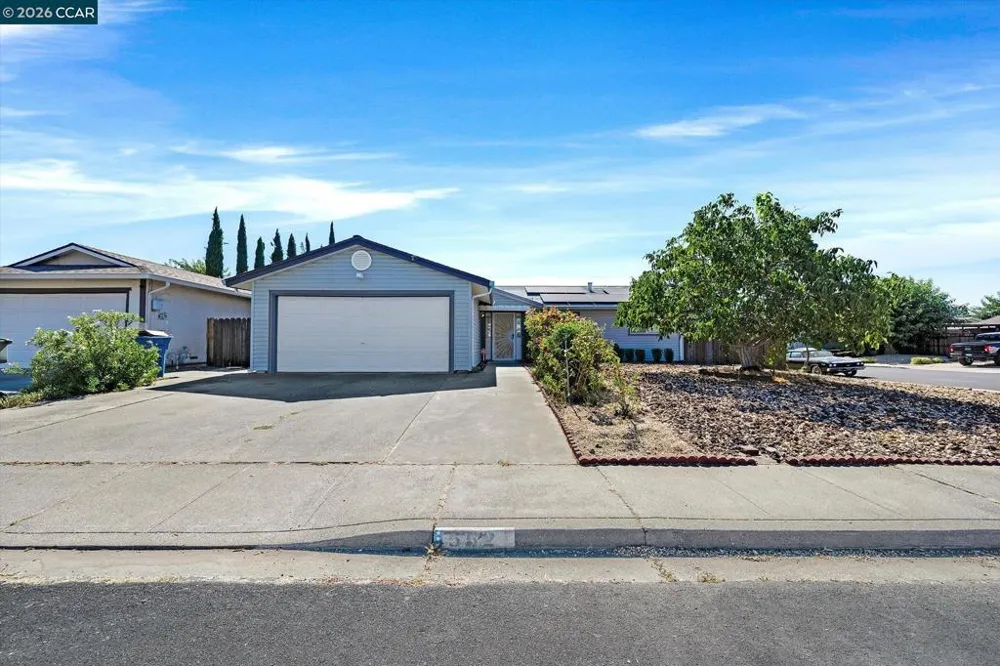 552 Redwood Dr Vacaville, CA 95687