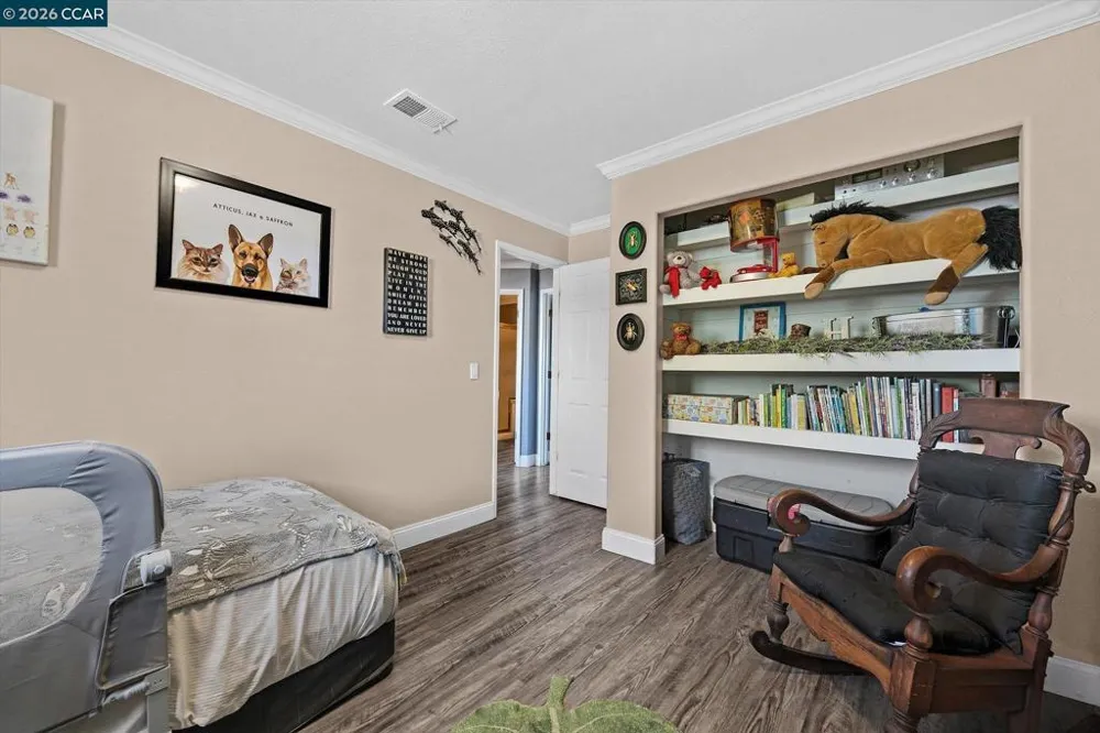 552 Redwood Dr Vacaville, CA 95687