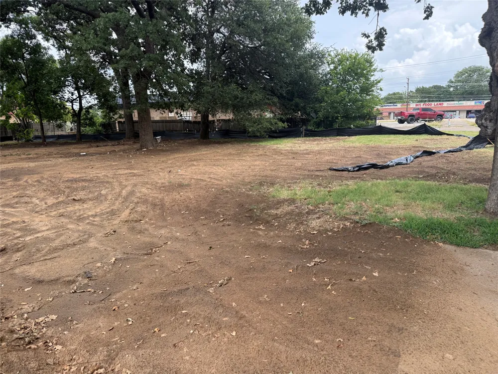 709 Lynda Lane Arlington, TX 76013