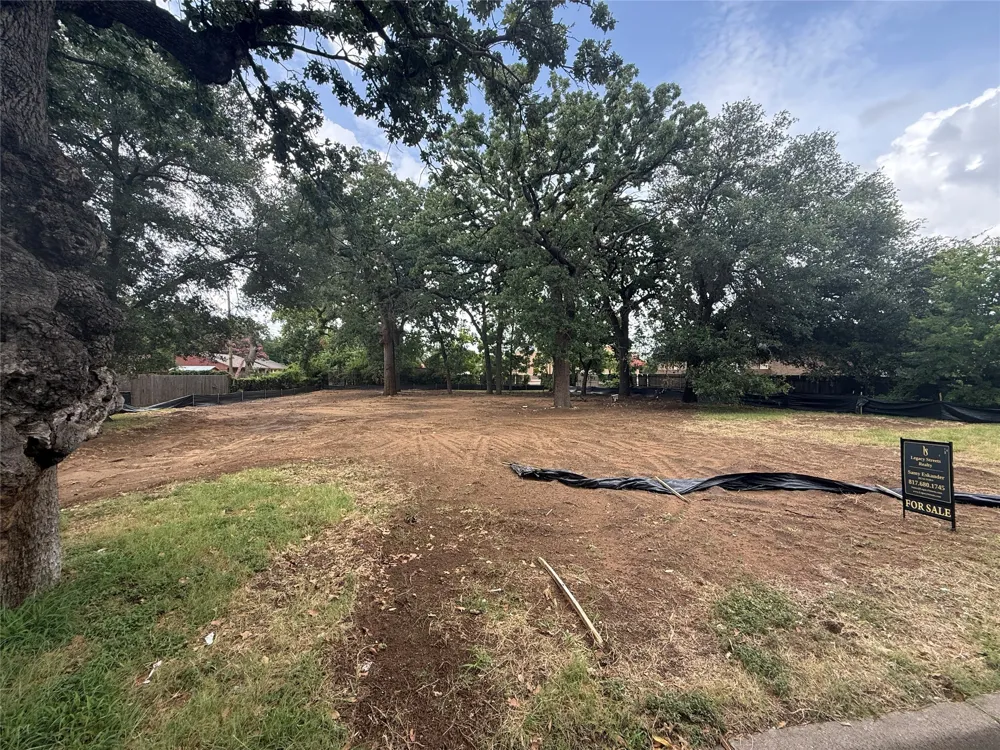 709 Lynda Lane Arlington, TX 76013