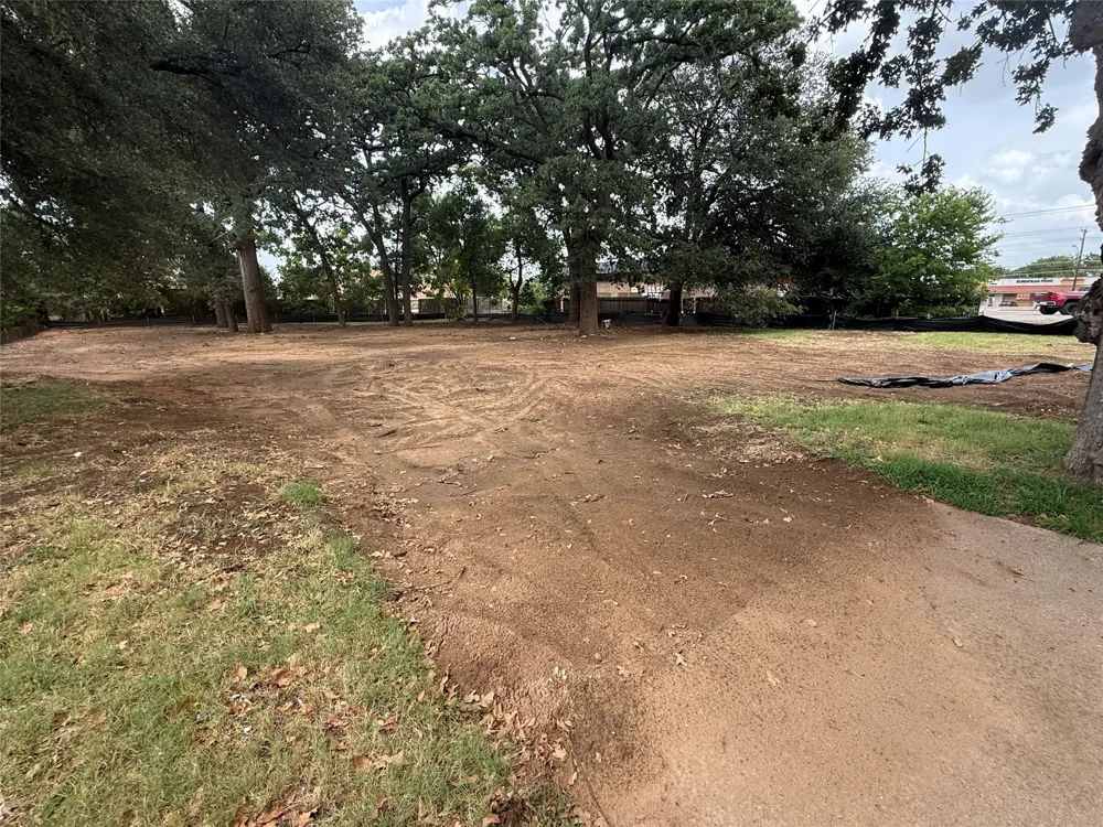 709 Lynda Lane Arlington, TX 76013
