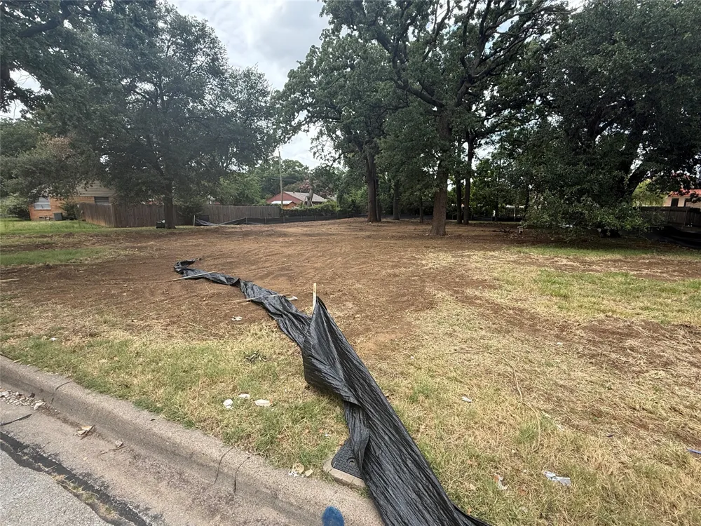709 Lynda Lane Arlington, TX 76013