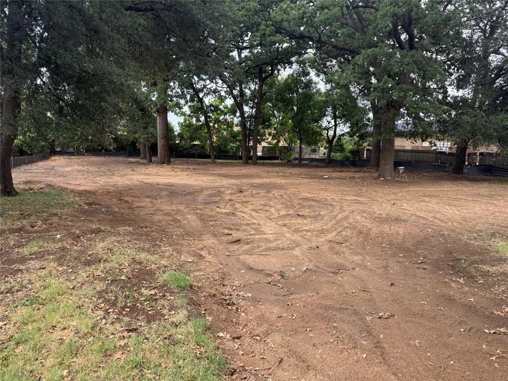 709 Lynda Lane Arlington, TX 76013