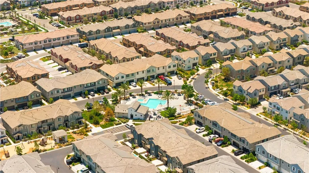 4016 E Peony Paseo unit #4 Ontario, CA 91761