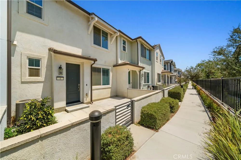4016 E Peony Paseo unit #4 Ontario, CA 91761