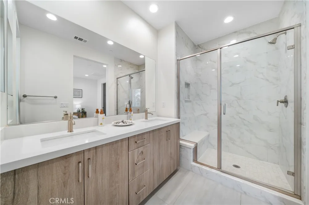 4016 E Peony Paseo unit #4 Ontario, CA 91761
