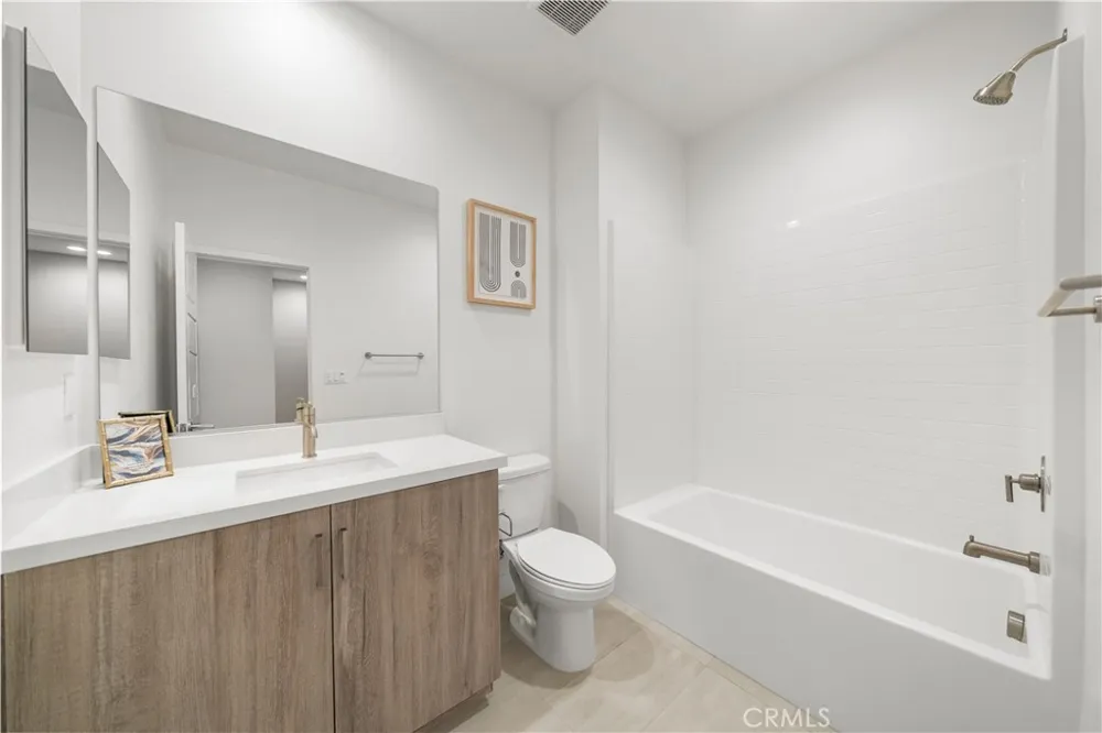 4016 E Peony Paseo unit #4 Ontario, CA 91761
