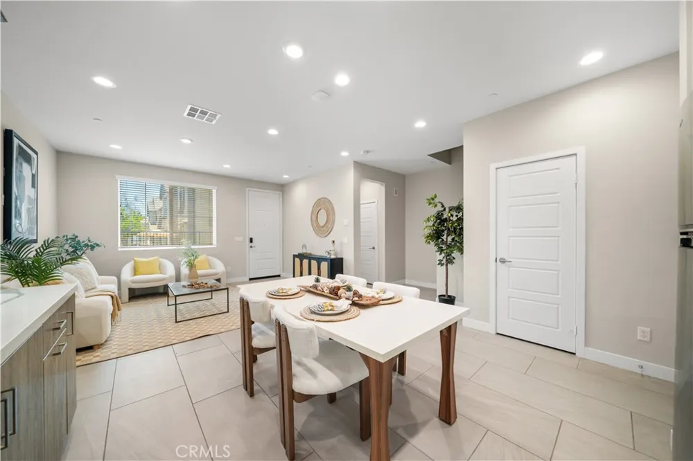 4016 E Peony Paseo unit #4 Ontario, CA 91761