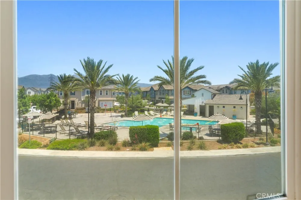 4016 E Peony Paseo unit #4 Ontario, CA 91761