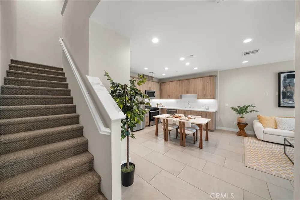 4016 E Peony Paseo unit #4 Ontario, CA 91761