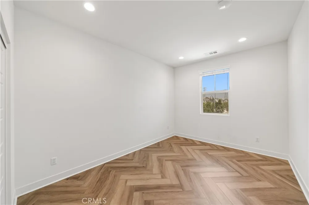 4016 E Peony Paseo unit #4 Ontario, CA 91761