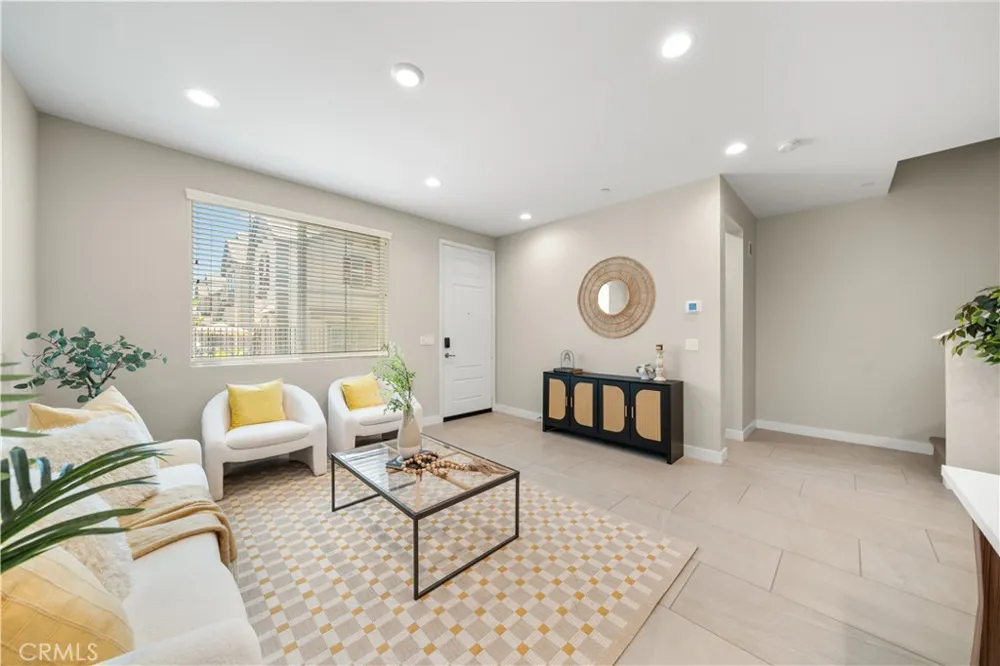 4016 E Peony Paseo unit #4 Ontario, CA 91761