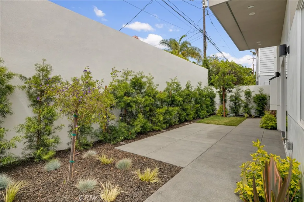 2413 CURTIS AVENUE #B Redondo Beach, CA 90278