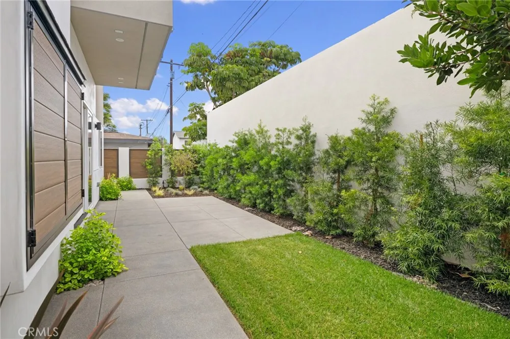 2413 CURTIS AVENUE #B Redondo Beach, CA 90278