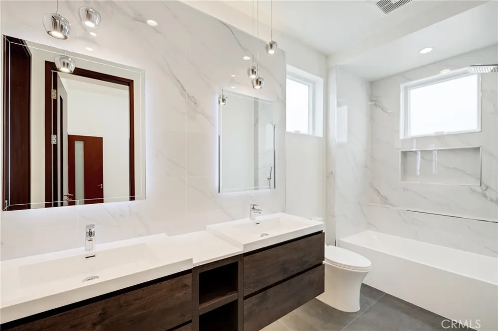 2413 CURTIS AVENUE #B Redondo Beach, CA 90278