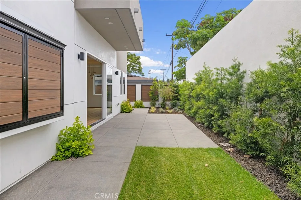 2413 CURTIS AVENUE #B Redondo Beach, CA 90278
