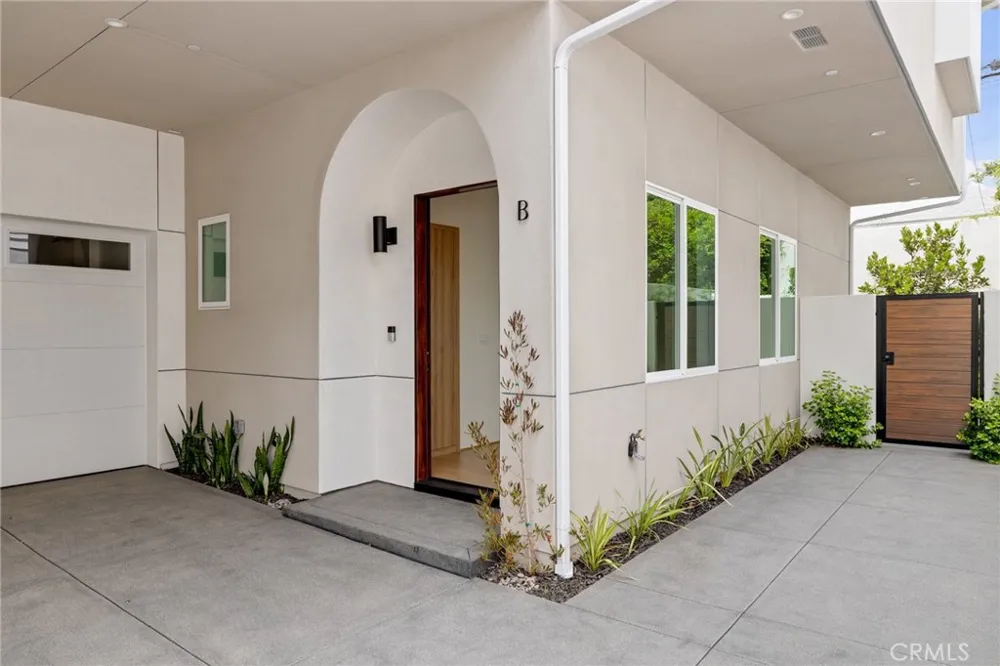 2413 CURTIS AVENUE #B Redondo Beach, CA 90278