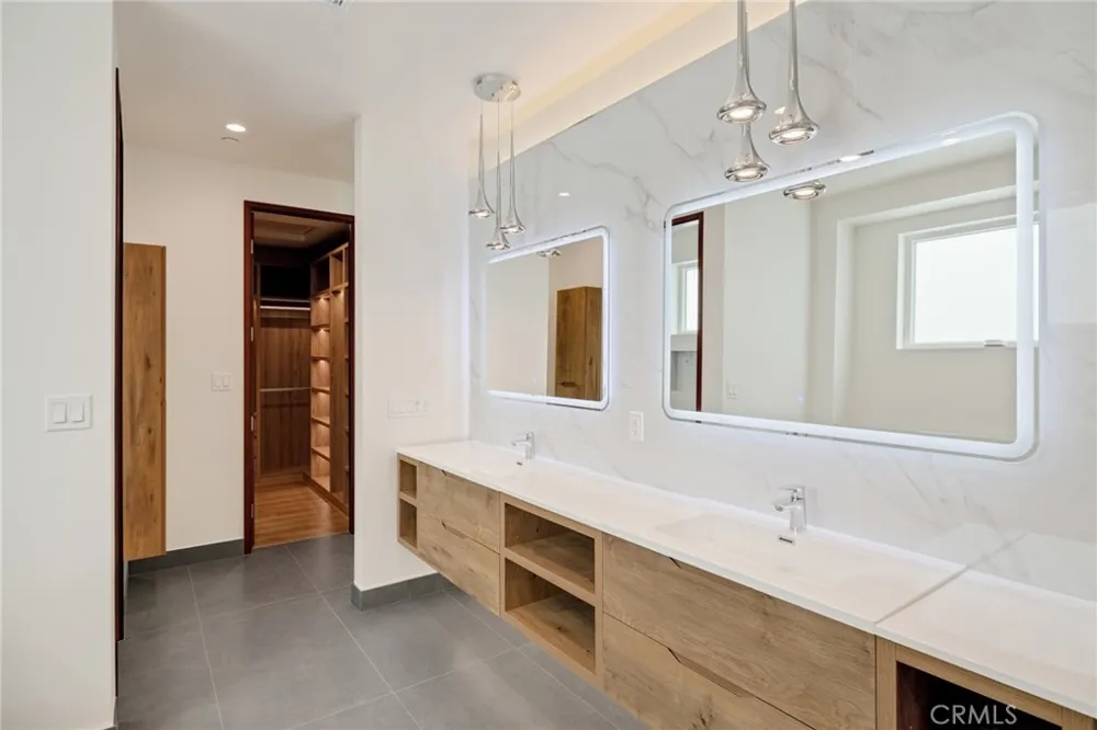 2413 CURTIS AVENUE #B Redondo Beach, CA 90278
