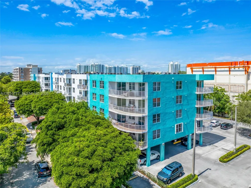 1555 Treasure Dr #207 North Bay Village, FL 33141
