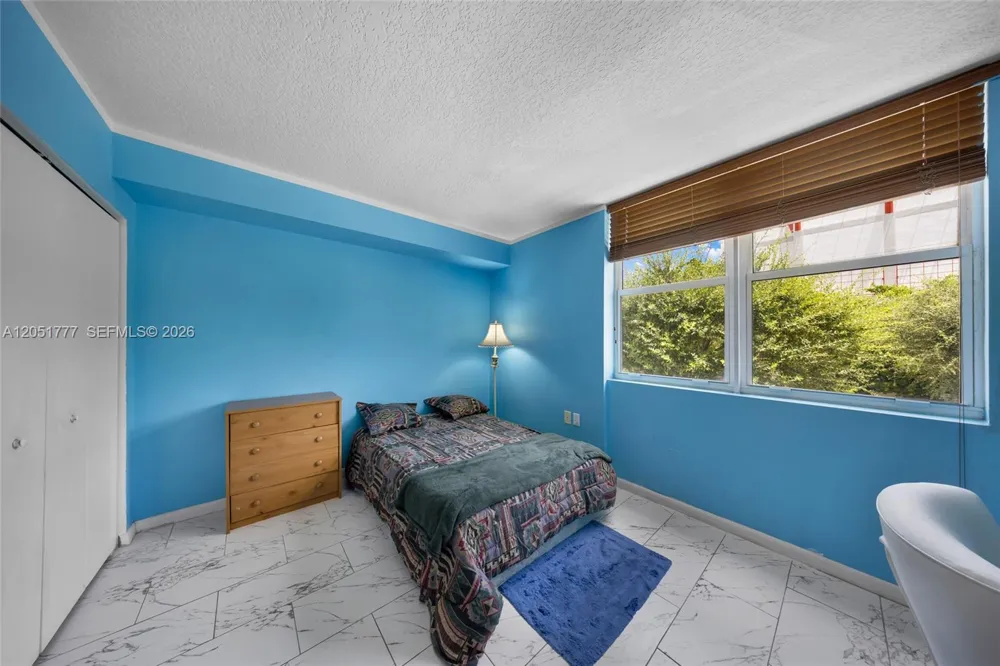 1555 Treasure Dr #207 North Bay Village, FL 33141