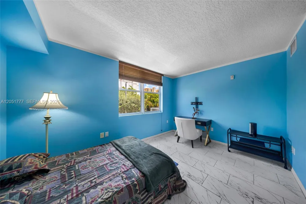 1555 Treasure Dr #207 North Bay Village, FL 33141