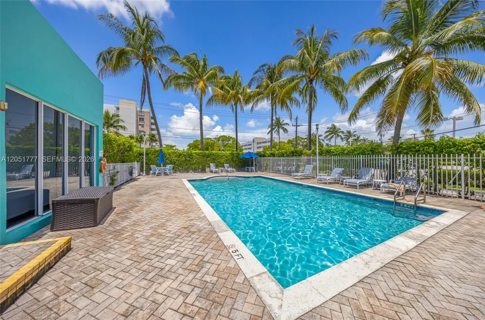 1555 Treasure Dr #207 North Bay Village, FL 33141