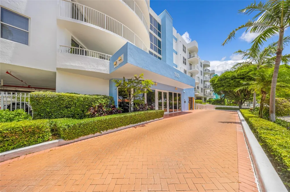 1555 Treasure Dr #207 North Bay Village, FL 33141
