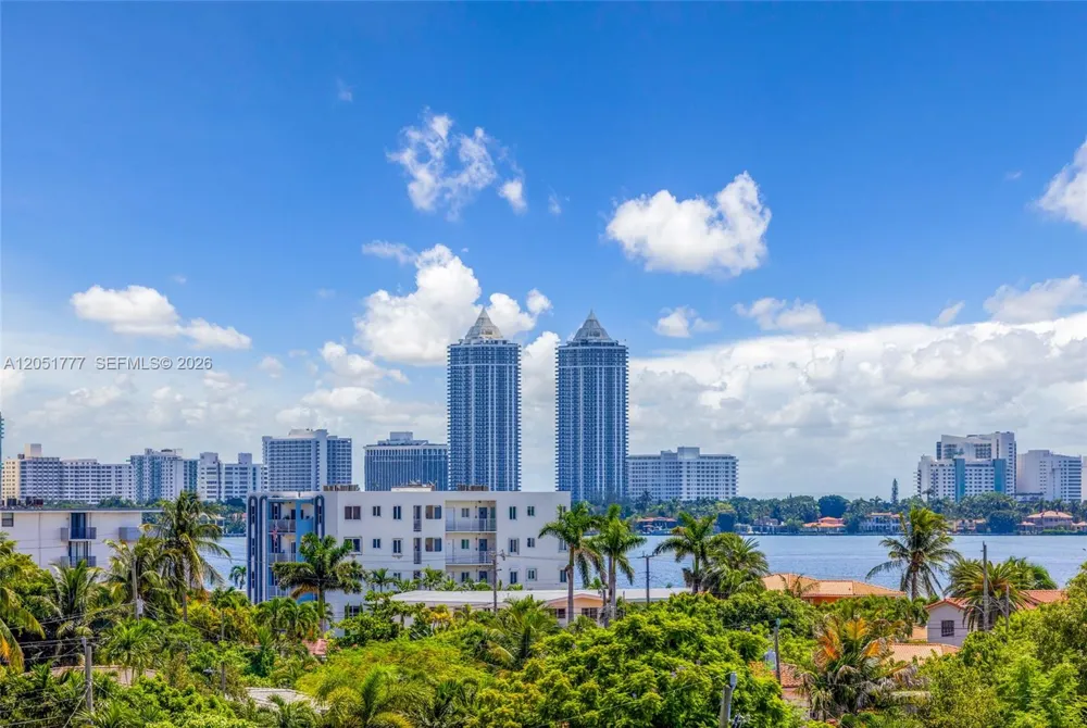 1555 Treasure Dr #207 North Bay Village, FL 33141