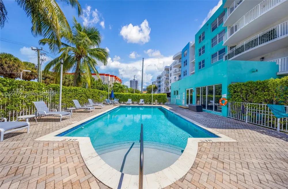 1555 Treasure Dr #207 North Bay Village, FL 33141