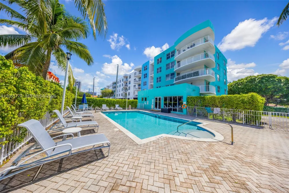 1555 Treasure Dr #207 North Bay Village, FL 33141