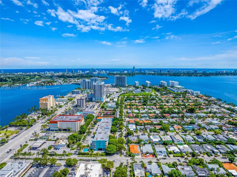 1555 Treasure Dr #207 North Bay Village, FL 33141