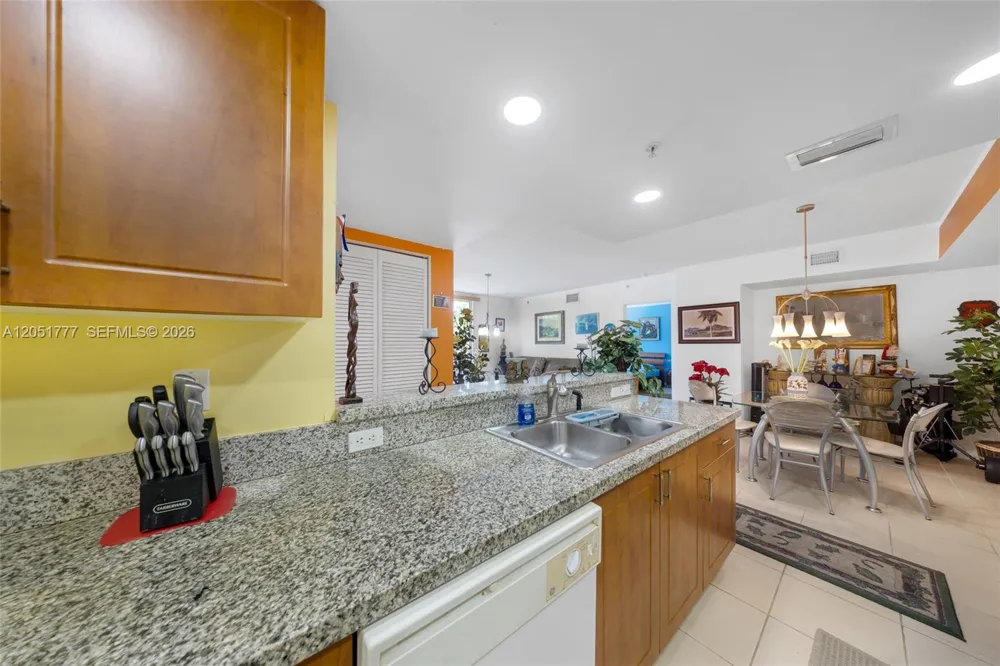 1555 Treasure Dr #207 North Bay Village, FL 33141