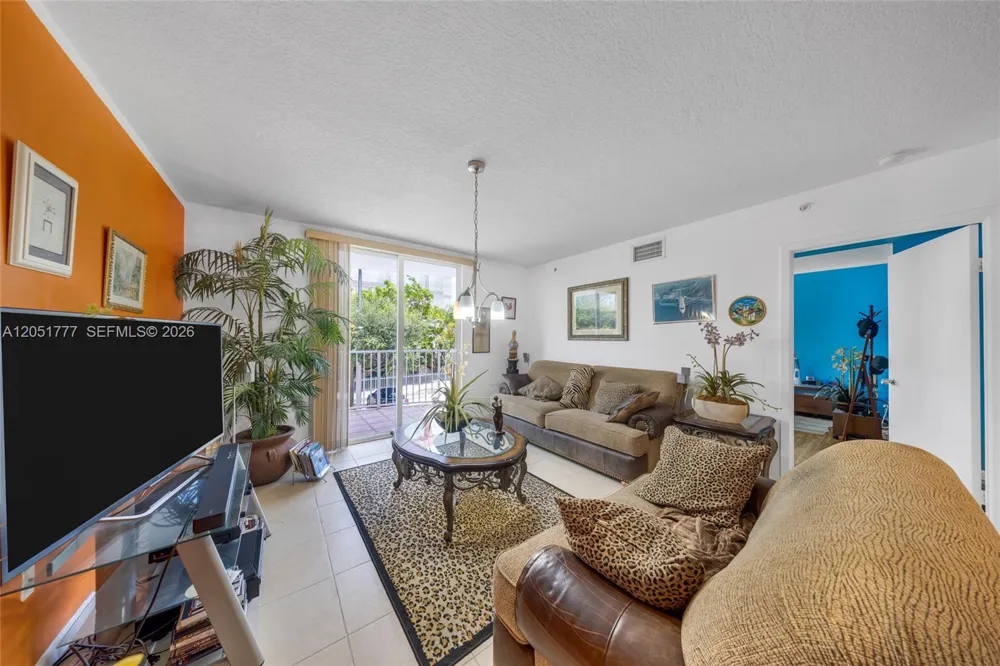 1555 Treasure Dr #207 North Bay Village, FL 33141