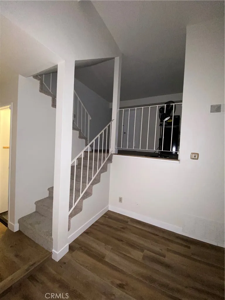 678 Rosewood Camarillo, CA 93010