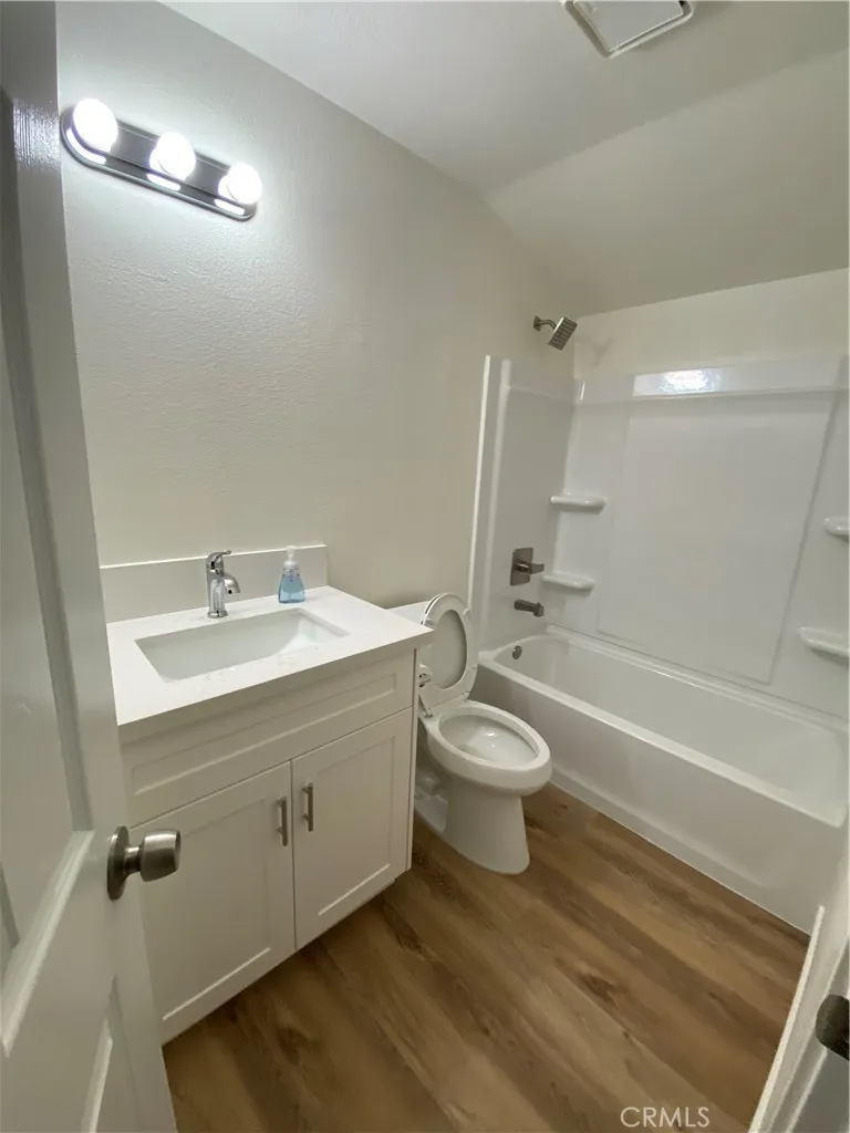 678 Rosewood Camarillo, CA 93010