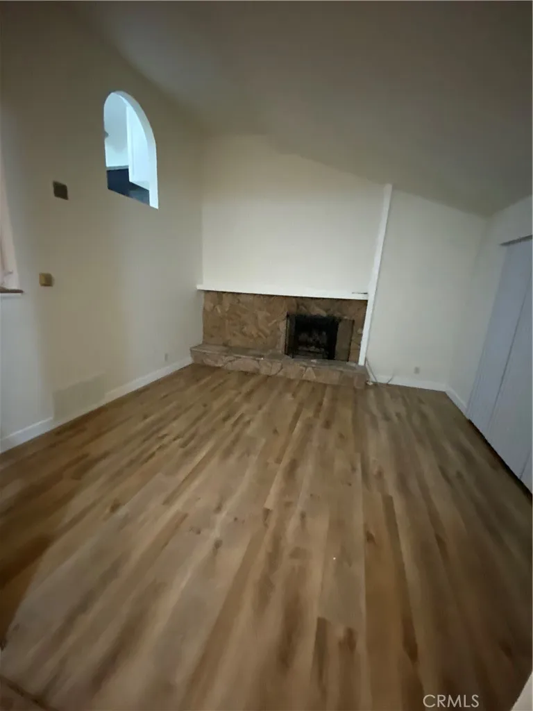 678 Rosewood Camarillo, CA 93010
