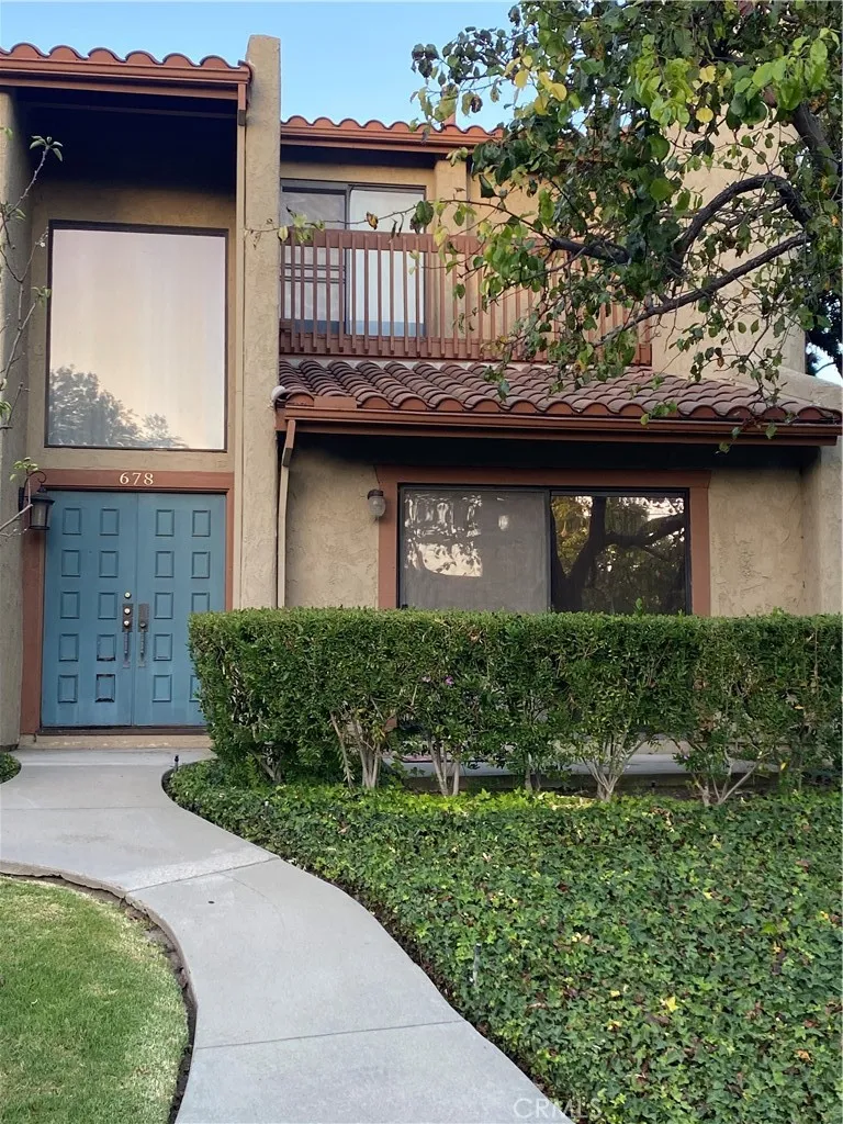 678 Rosewood Camarillo, CA 93010