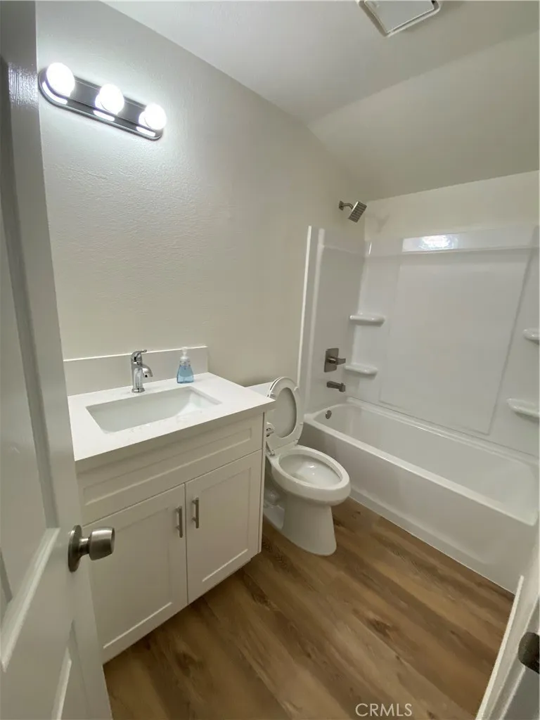 678 Rosewood Camarillo, CA 93010