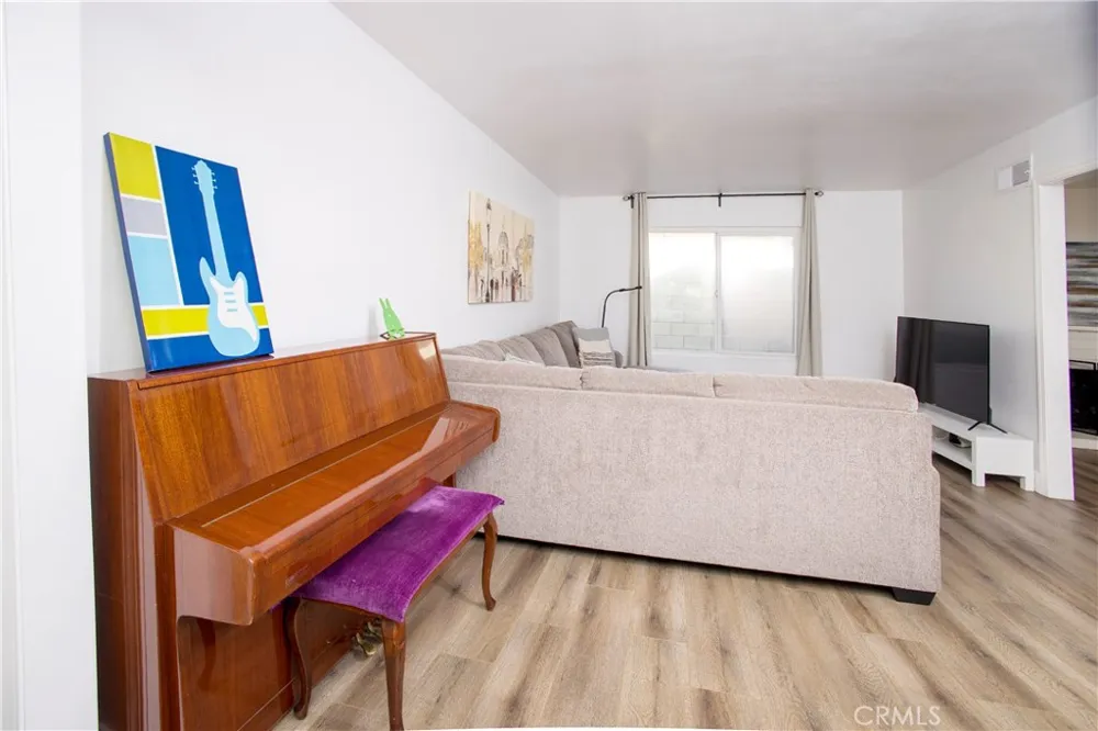 3040 La Puente West Covina, CA 91792