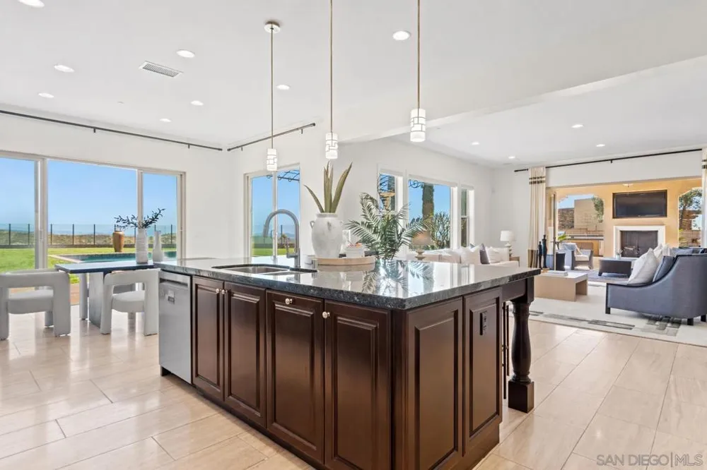 15789 Bacara Ct San Diego, CA 92131