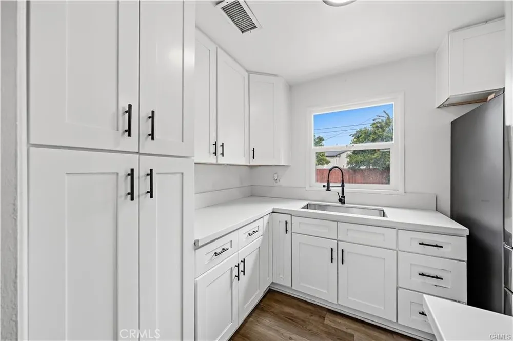 555 E G Ontario, CA 91764