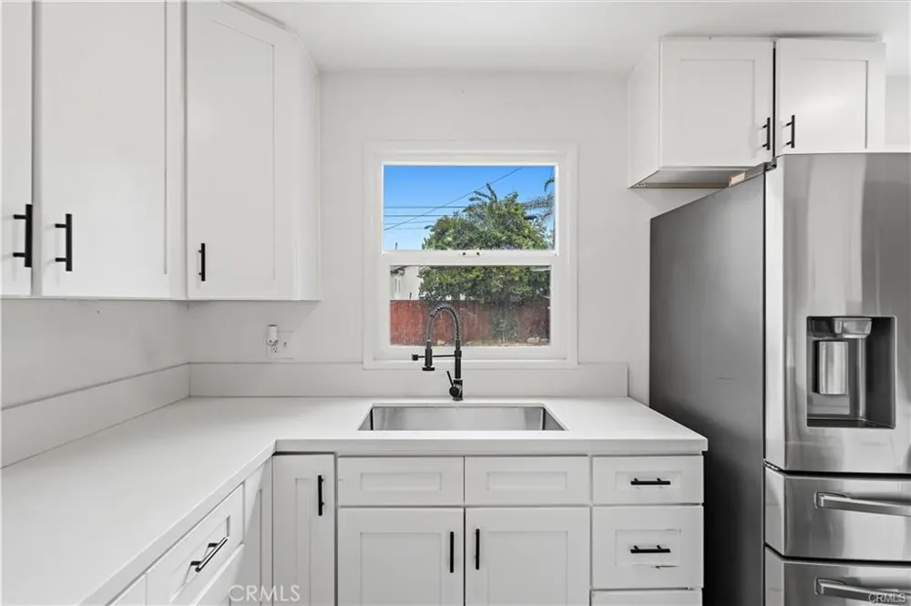555 E G Ontario, CA 91764