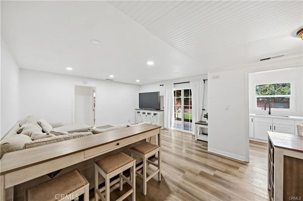 555 E G Ontario, CA 91764