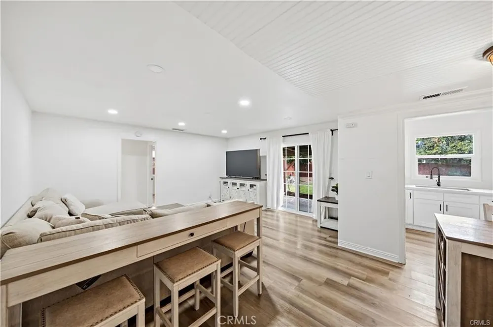 555 E G Ontario, CA 91764