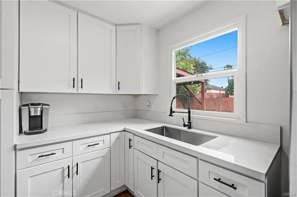 555 E G Ontario, CA 91764
