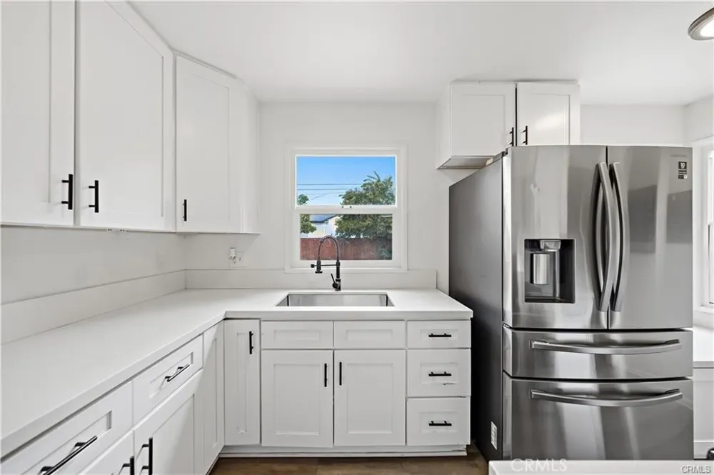 555 E G Ontario, CA 91764