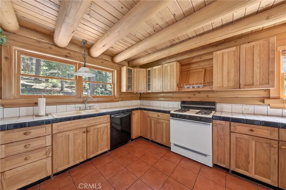 2500 Round Valley Road Greenville, CA 95947